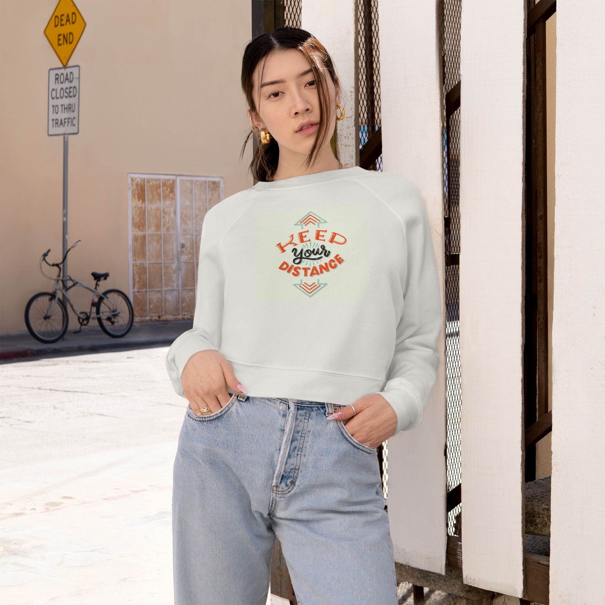 Cropped Pullover — "Keep Your Distance" Retro Graphic - Image 6