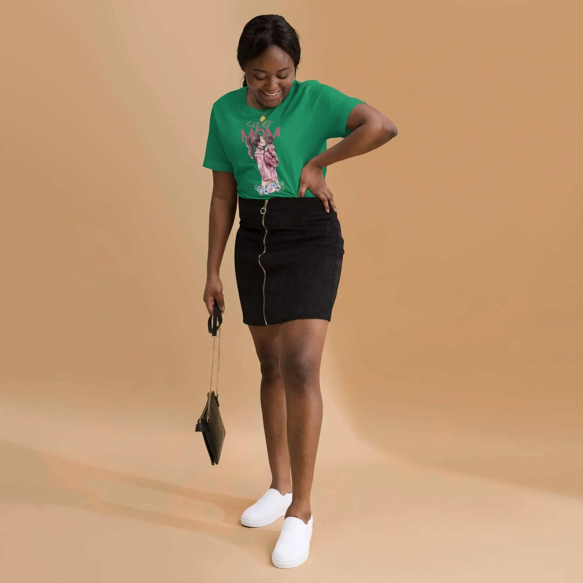 Super Mom T-shirtSuper Mom T-shirtElevate your everyday wardrobe with our Super Mom T-shirt – a garment that exceeds every expectation. Experience the ultimate combination of softness, lightweight co[Bal]